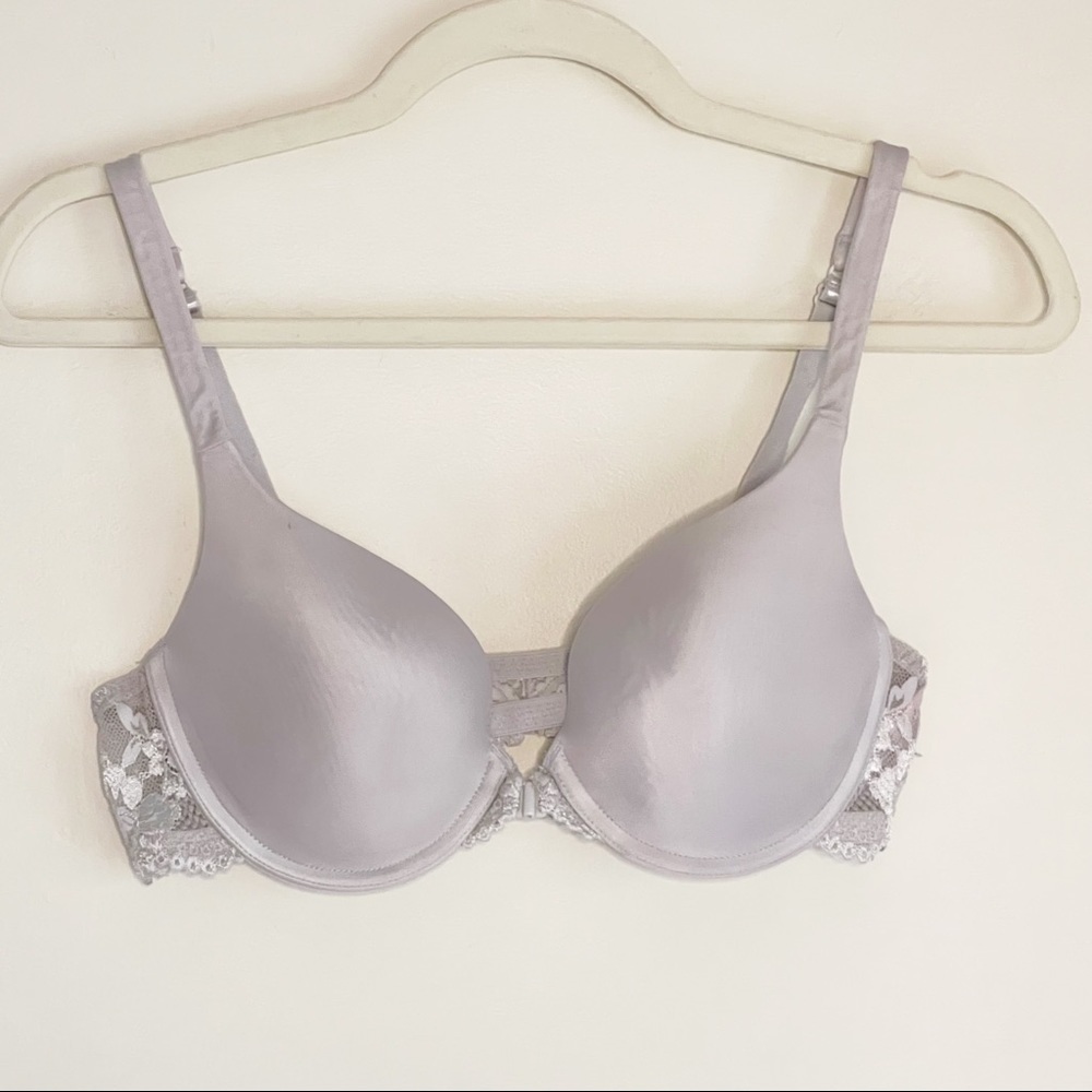 Victoria’s Secret Lightly Lined Front Closure Bra with Lace Light Grey Size 36C